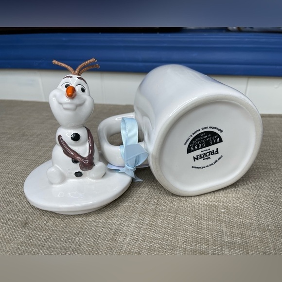 New! Rae Dunn Olaf Disney Frozen Mug With Topper - Picture 3 of 3